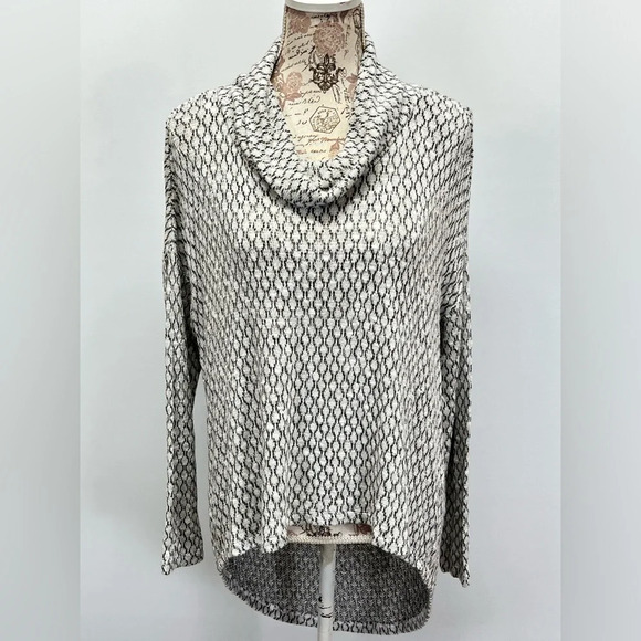 AKEMI & KIN for ANTHROPOLOGIE Gray print‎ high-low cowl neck sweater size XS. - Picture 4 of 15